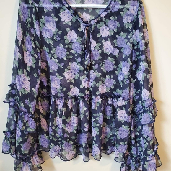 Long sleeve sheer floral blouse - Picture 2 of 6